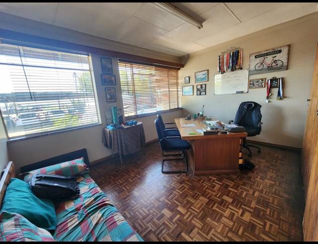 4 BEDROOM HOUSE FOR SALE IN RHODESFIELD